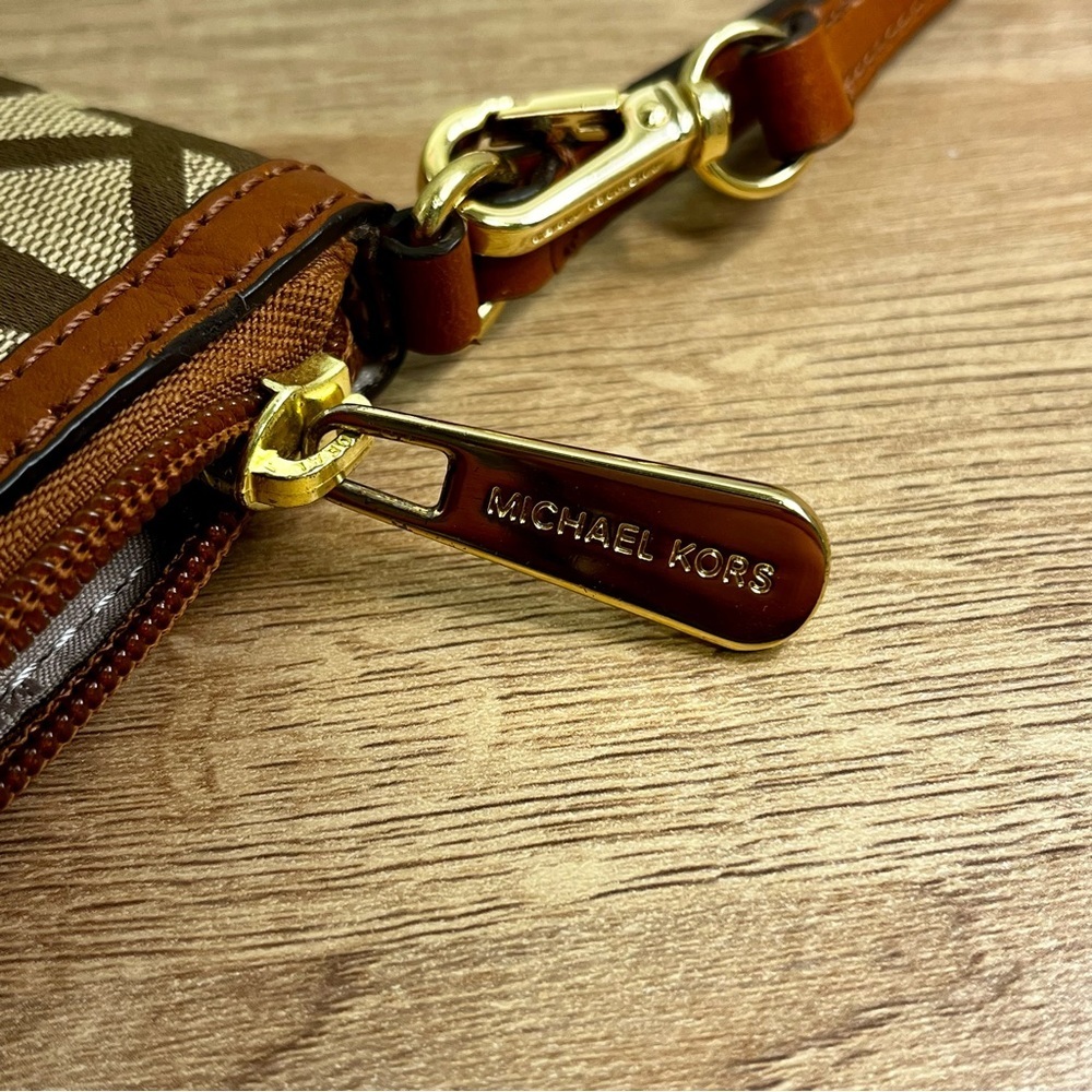 Michael Kors MK Signature Monogram Canvas Wristlet Wallet Corner Zip Taupe Brown - Picture 6 of 6